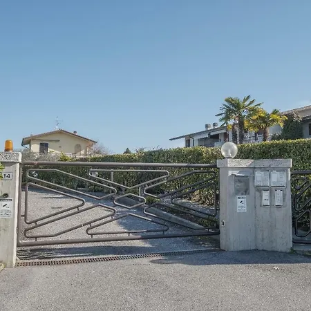 Porto Azzurro Sirmione